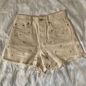 Pacsun Ultra High Rise Vintage Short | Beige Daisy Shorts | Women’s Size US 22